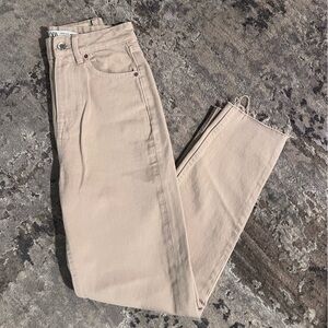 NEVER WORN! Zara - Jeans in Natural Denim Size 0